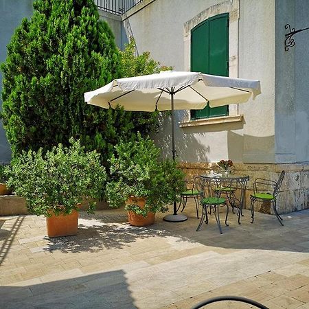 B&B Villa Maria Giovinazzo Bagian luar foto